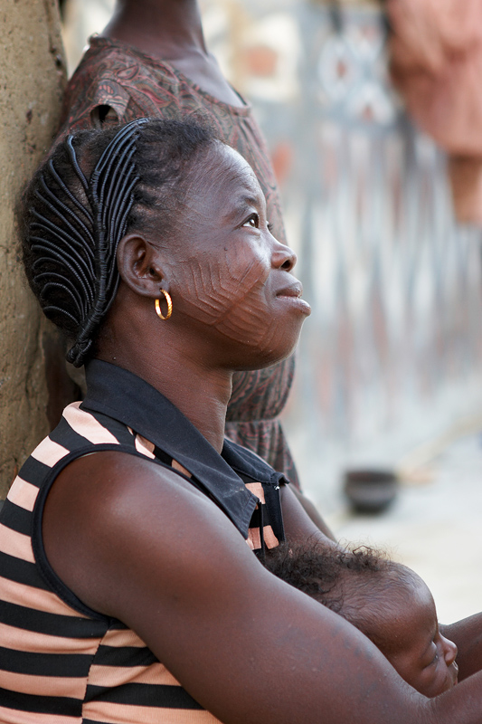 317   Sirigu woman with child